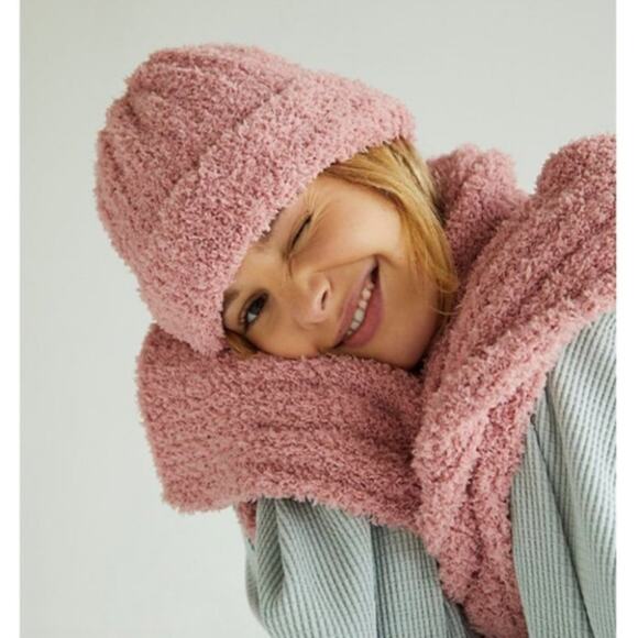 Free People Cloud Rib Folded Up Cuff Faux Fur Lining Blush Pink Beanie One Size - Picture 1 of 4